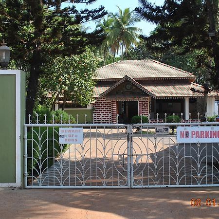 Hill Top Goa Lodge Vagator Ngoại thất bức ảnh